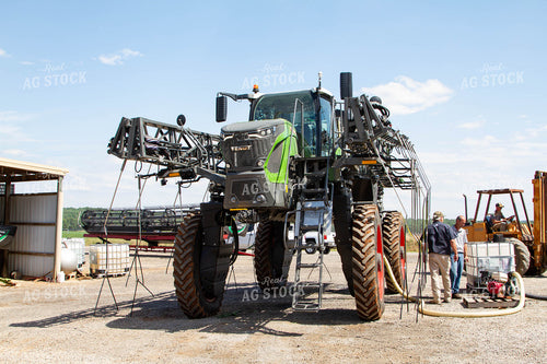 Sprayer in Farmyard 79115