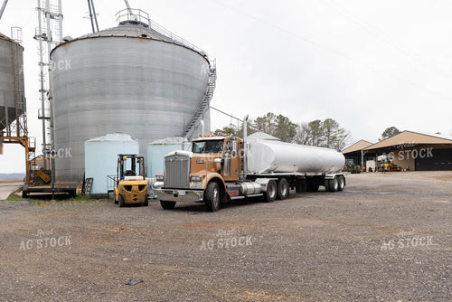 Tanker Truck 79557