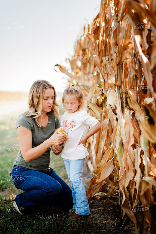 Female Agronomist with Kids 9213