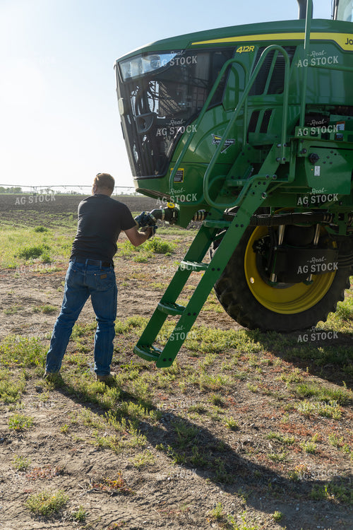 Farmer Filling Sprayer 65722