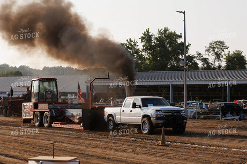 Truck Pulling 52913