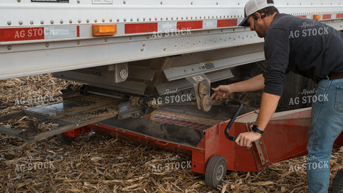Farmer Loading Bin 26275