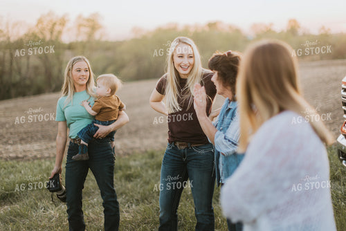 Farm Wives Talk Beside Field 7737