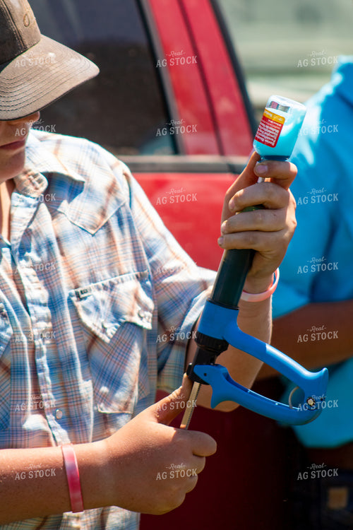 Farm Kid Filling Livestock Syringe 214298