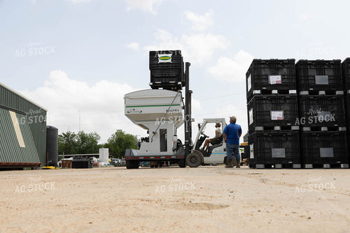 Loading Seed Tender 79642