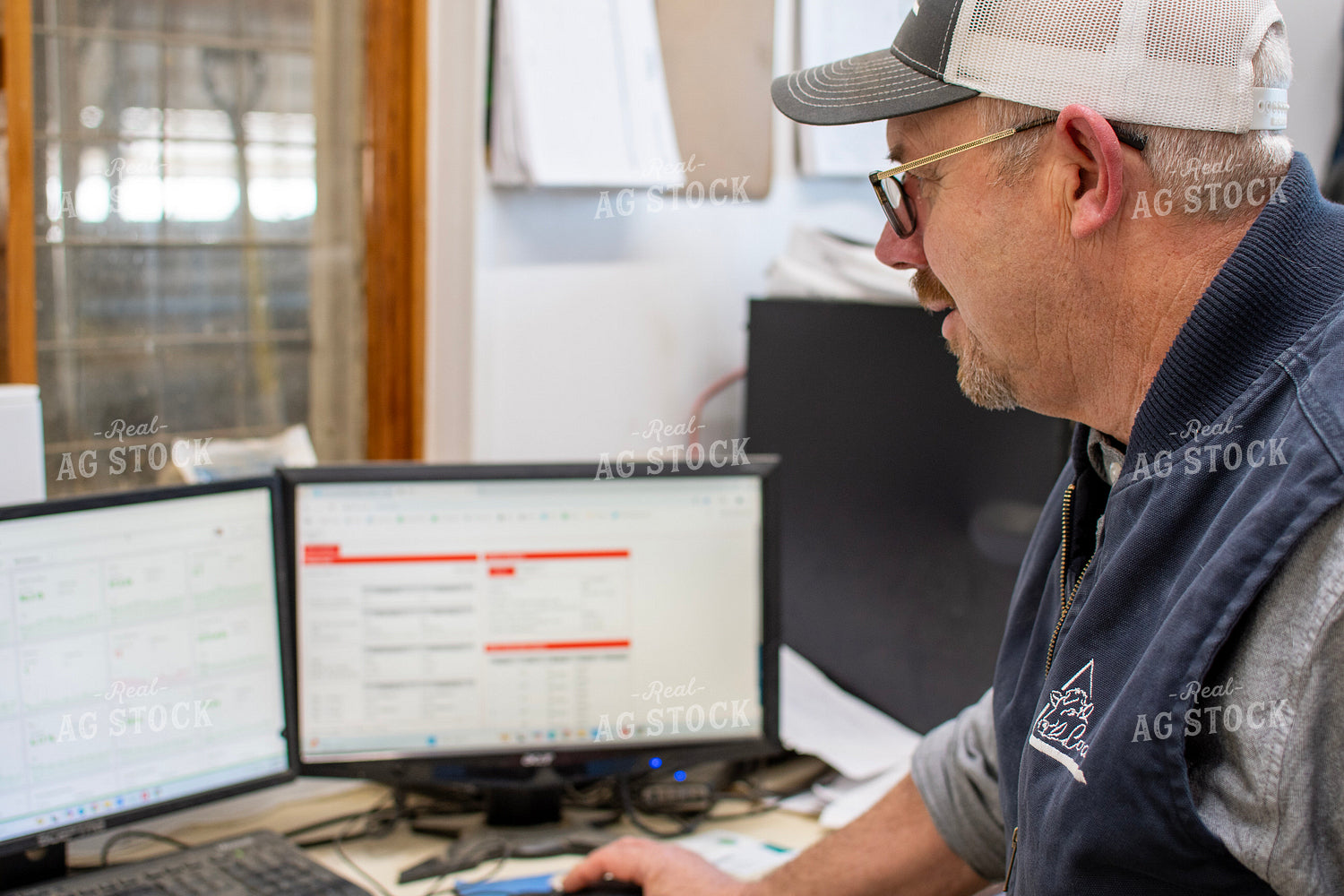 Farmer Using Computer 271015