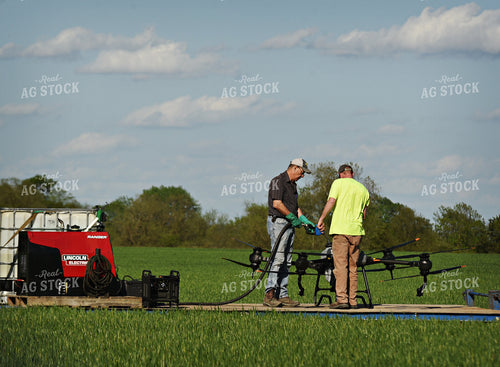 Farmers Filling Spray Drone 100024