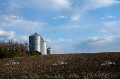Scenic Planted Ground and Grain Bins 154068