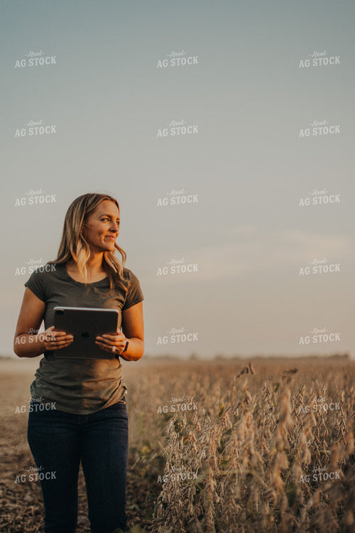 Female Agronomist Checking Soybeans 9266