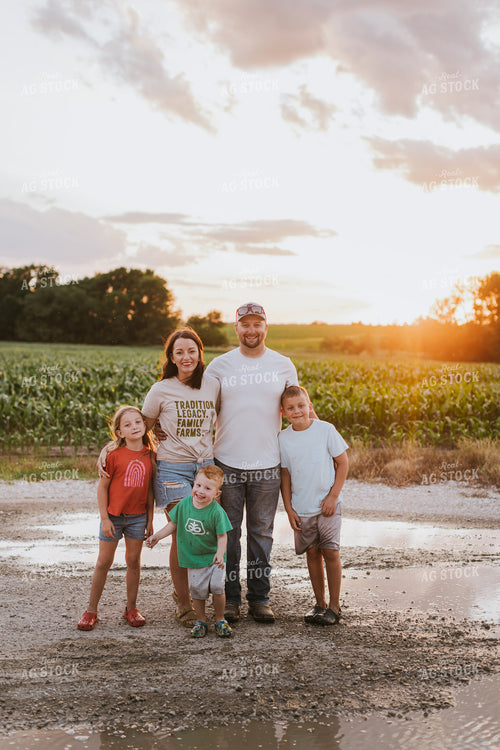 Farm Family Playing 8844
