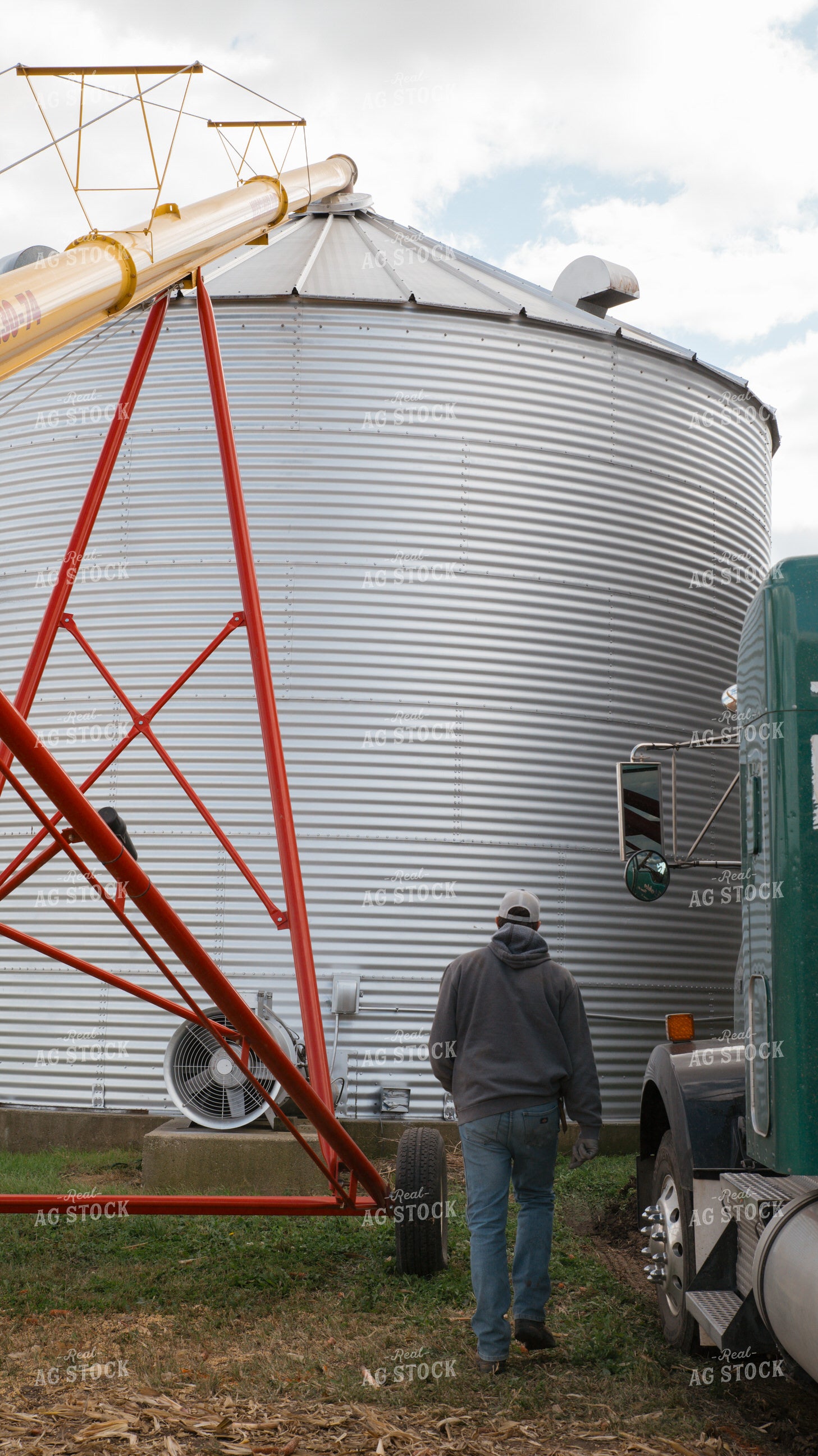 Farmer Loading Bin 26269