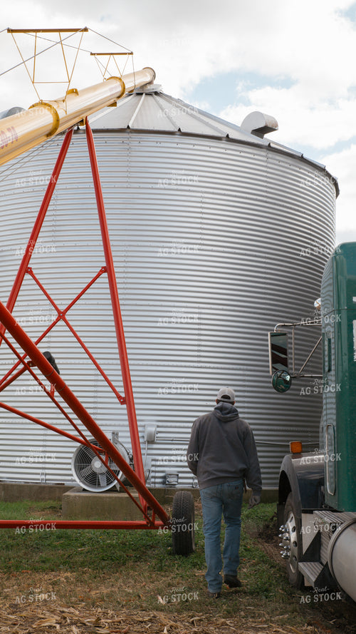 Farmer Loading Bin 26269