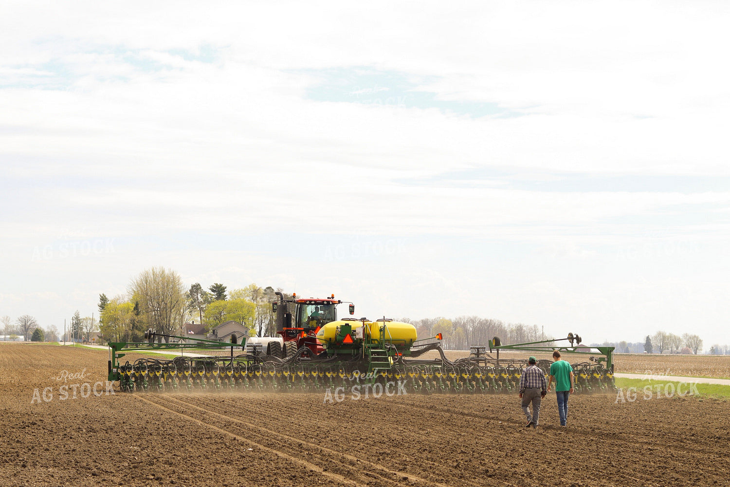 Tractor Planting Field 109076