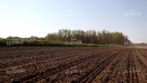 Planting End Rows on Sunny Day 4074