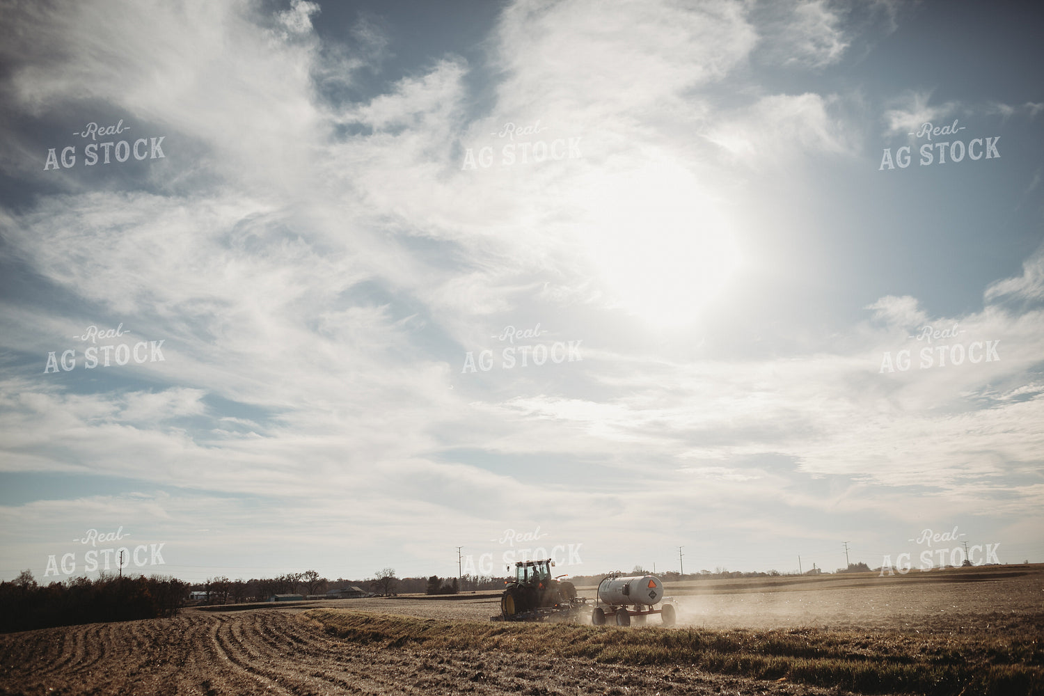 Applying Anhydrous Ammonia in Field 3607
