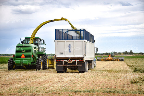 Making Haylage 56432