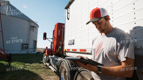 Farmer Using iPad 26111