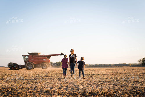 Farm Kids Walking in Field 115037