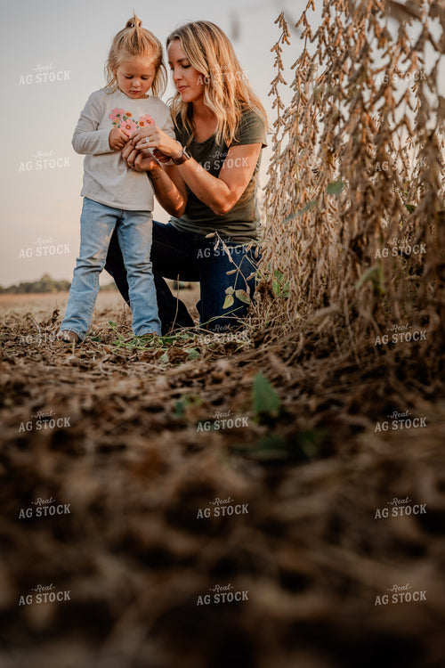Female Agronomist with Kid 9250