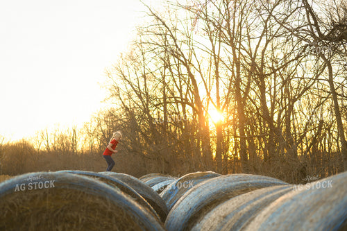 Farm Kid on Hay Bales 191020