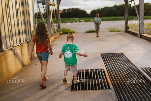 Farm Family Playing 8773
