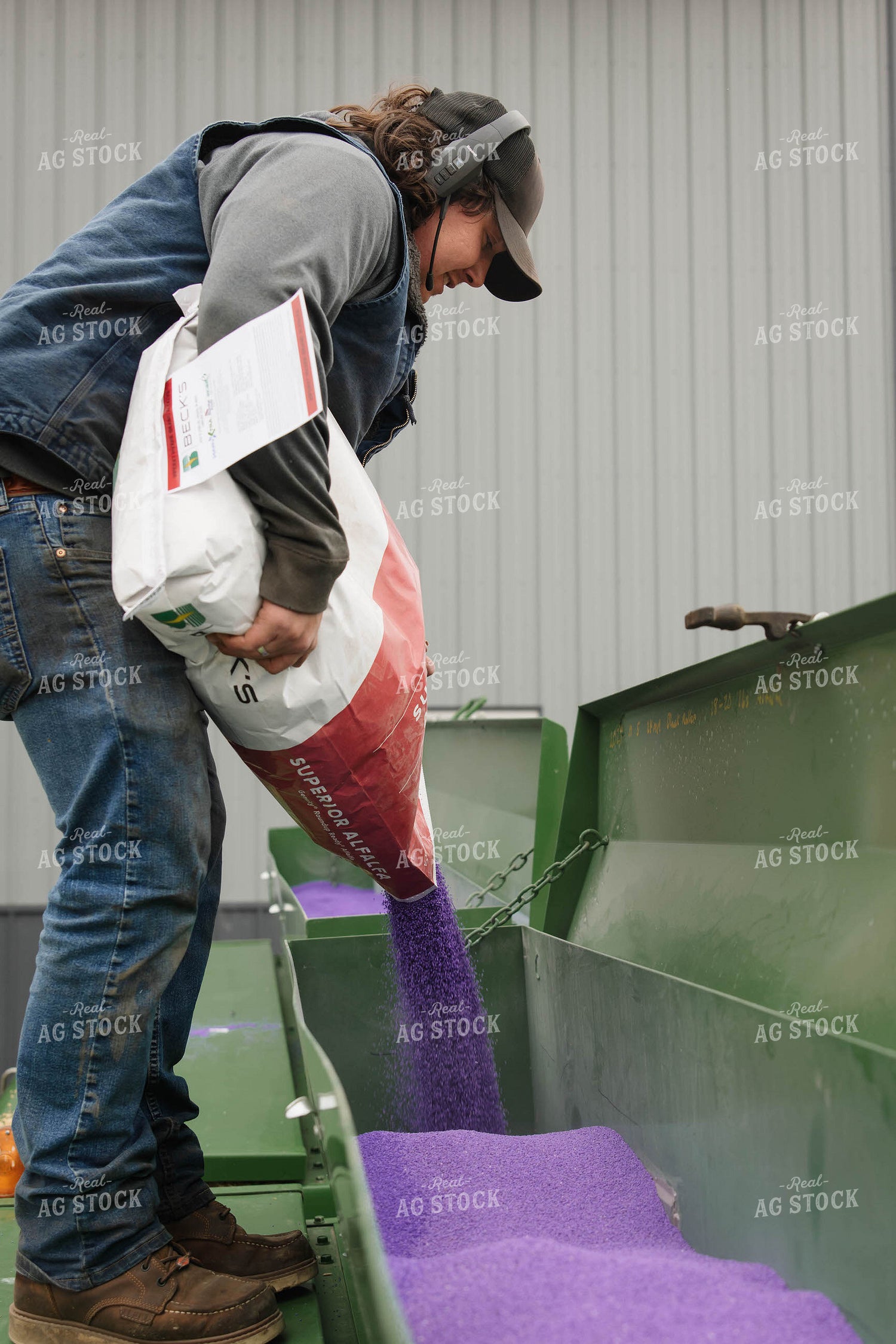 Farmer Filling Seeder 152839