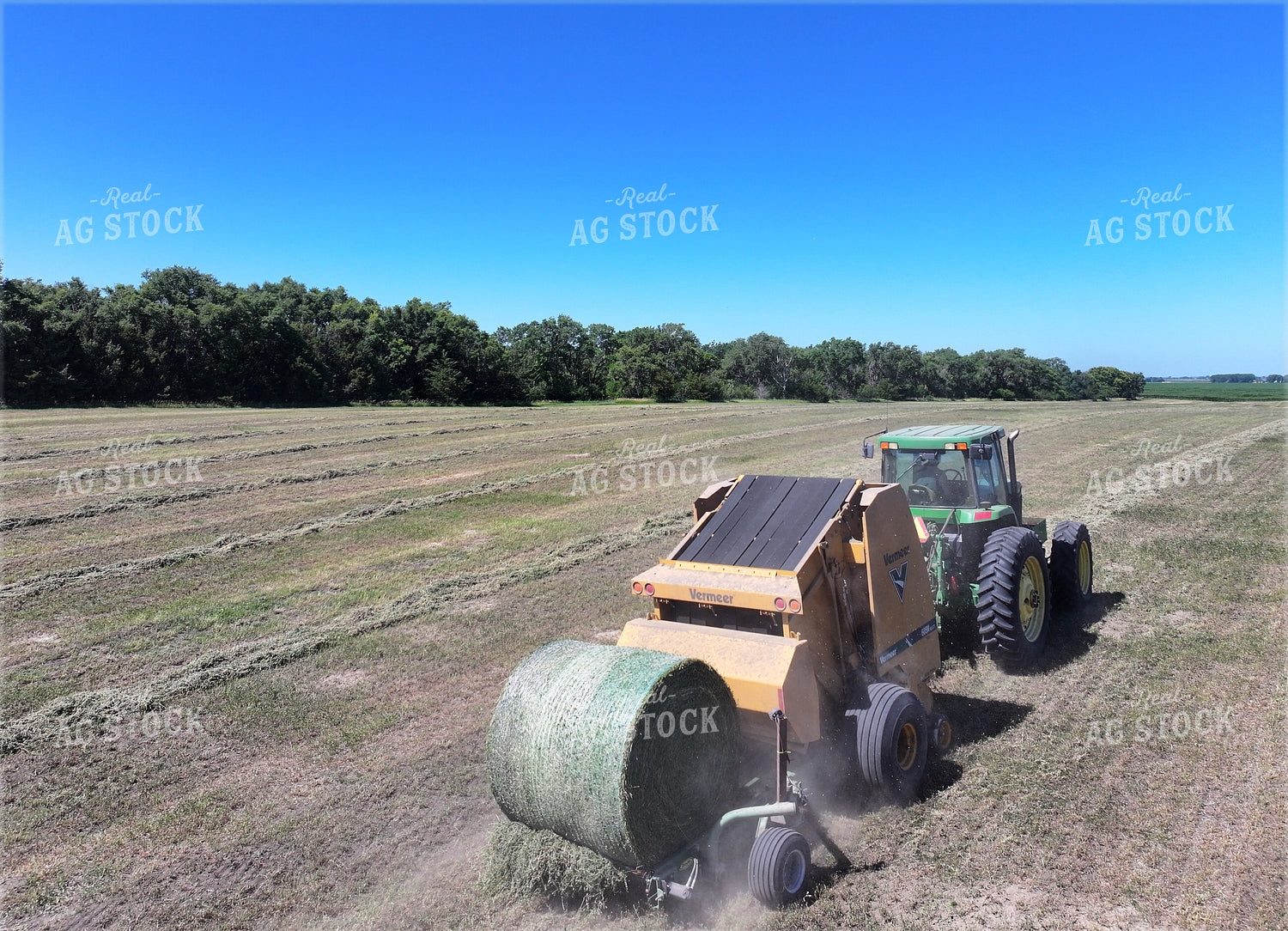 Baling Hay 141616