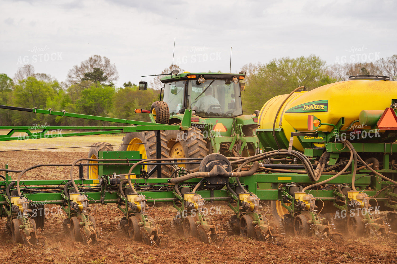 Tractor Planting Field 128013