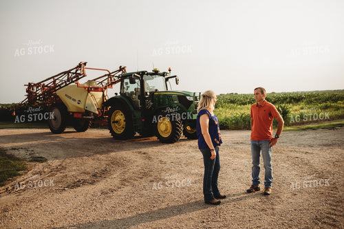 Farmer Talking to his Wife on Farm 4526