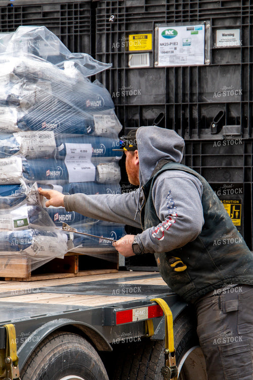 Delivering Soybean Seed 157283
