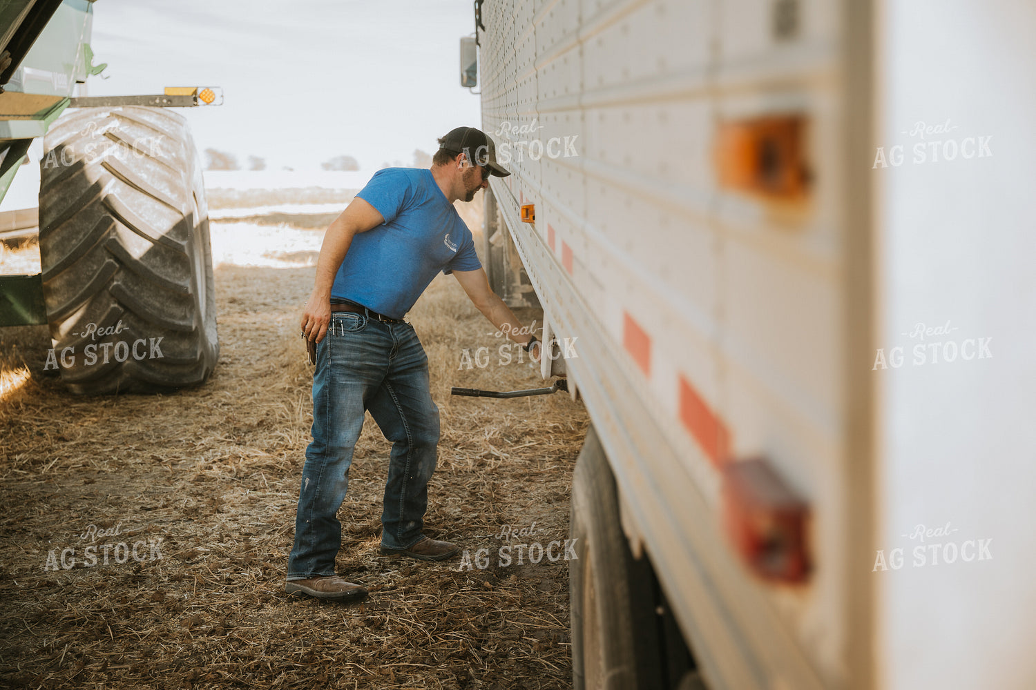 Male Farmer Closing Semi 7061