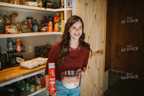 Farm Mom Making Supper 5021