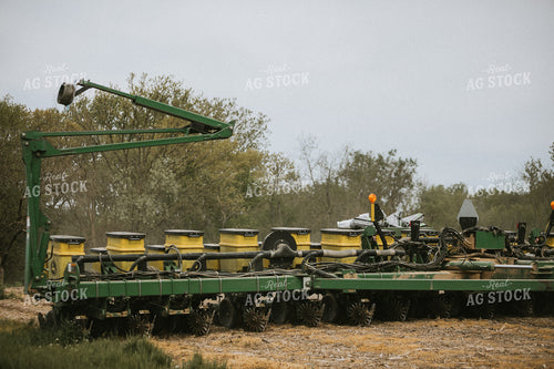 Planting Corn on No-Till Ground 4026