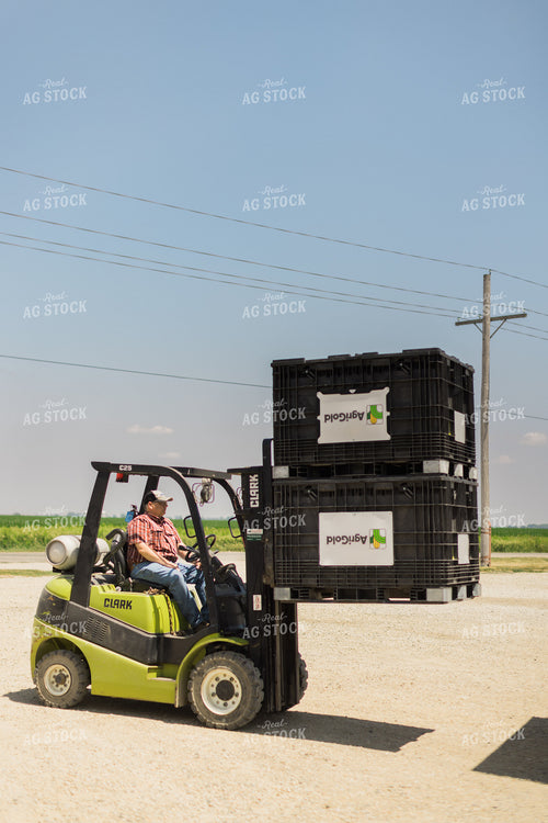 Salesman Moving Seed Boxes 8065