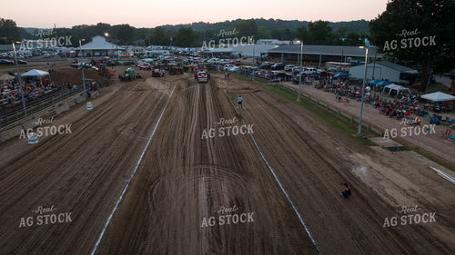 Tractor Pulling 52871