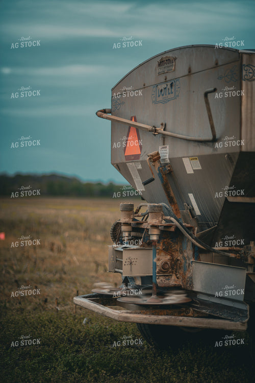 Spreading Fertilizer 191029