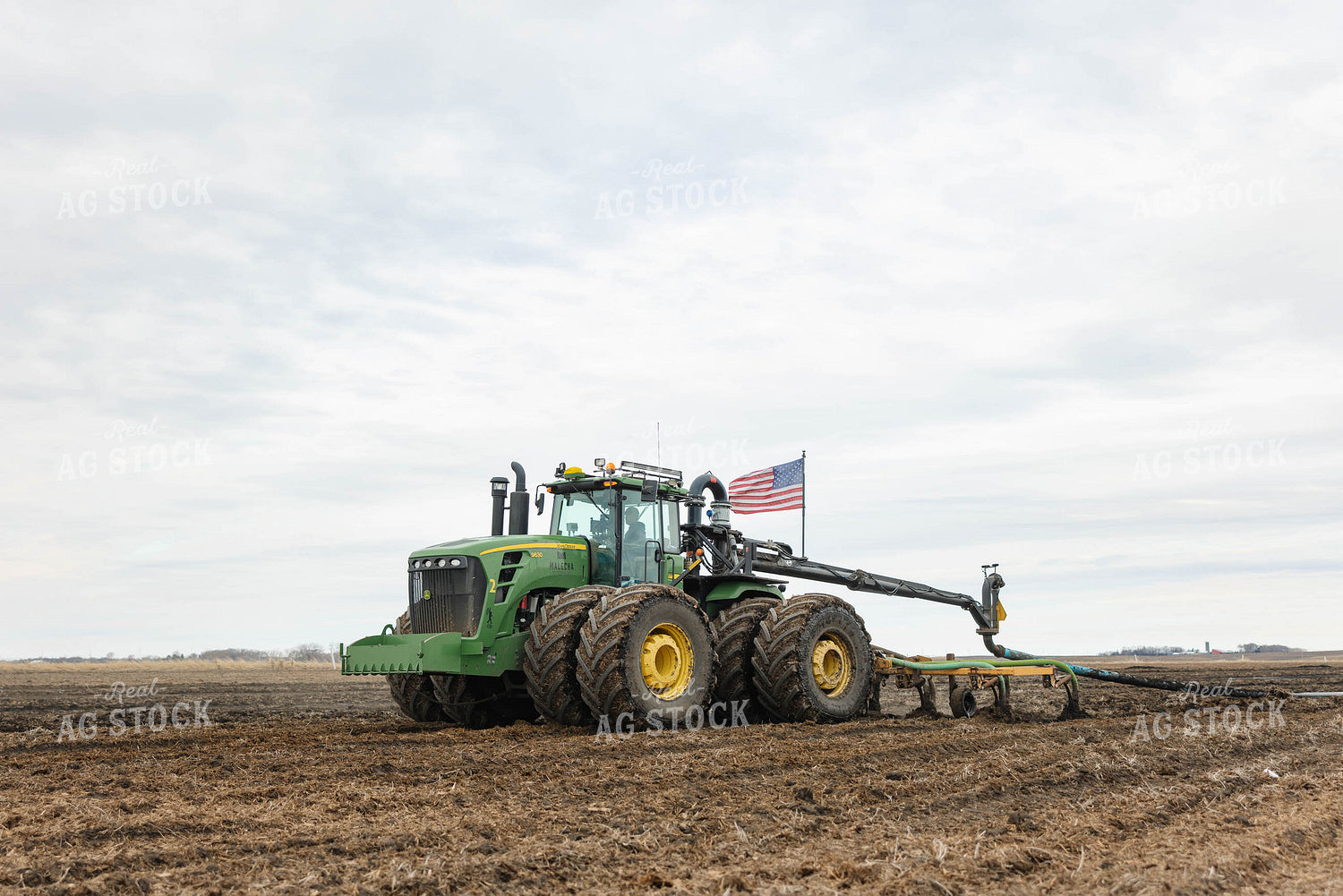 Injecting Manure 152718