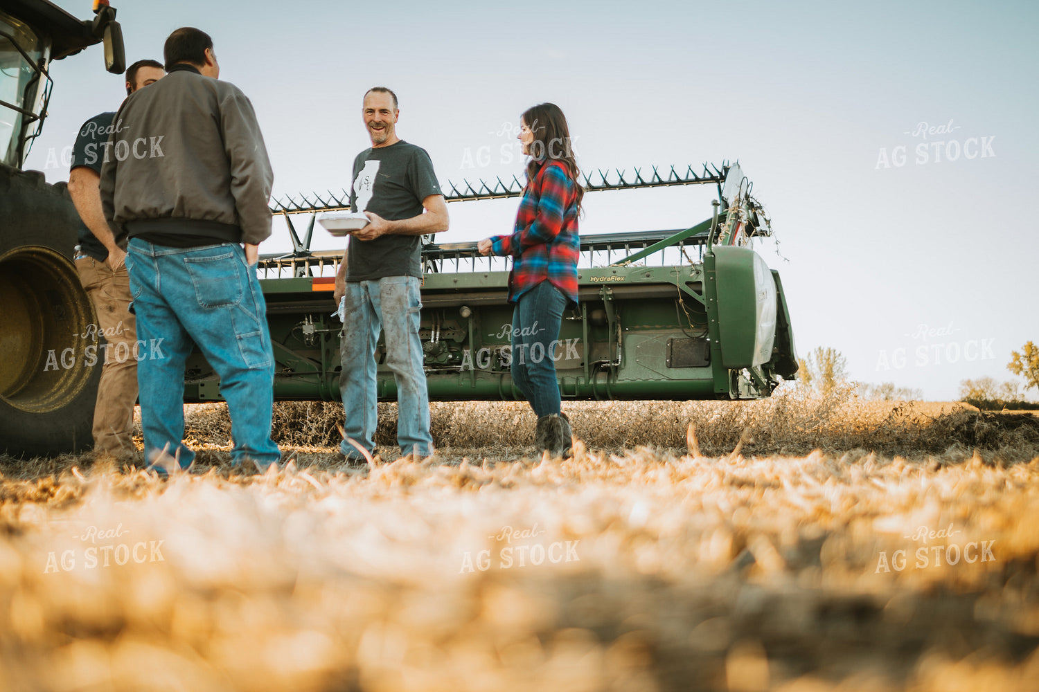 Farm Wife Delivering Field Meals 5072