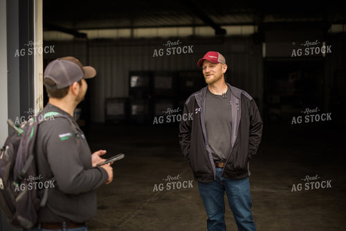 Retailers Talking by Shed 7936