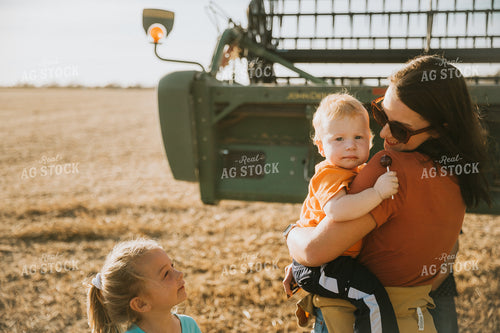 Farm Mom and Kids in Field 7217