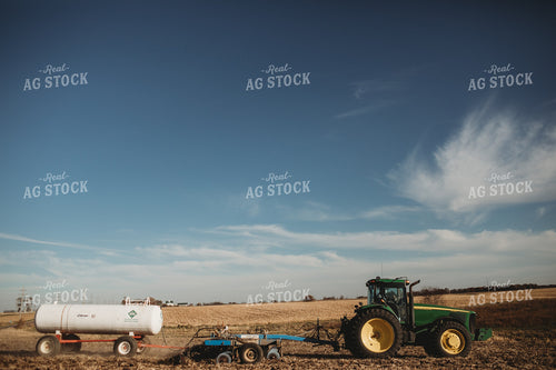 Applying Anhydrous Ammonia in Field 3603