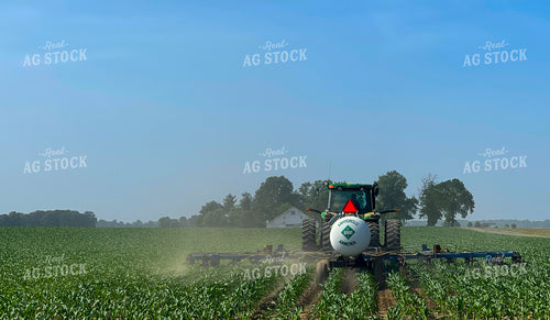 Applying Anhydrous to Corn 103036