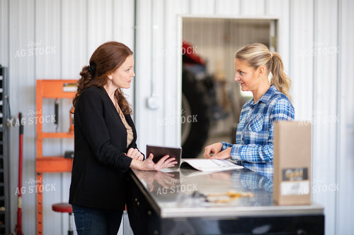 Female Farmer and Saleswoman 168032