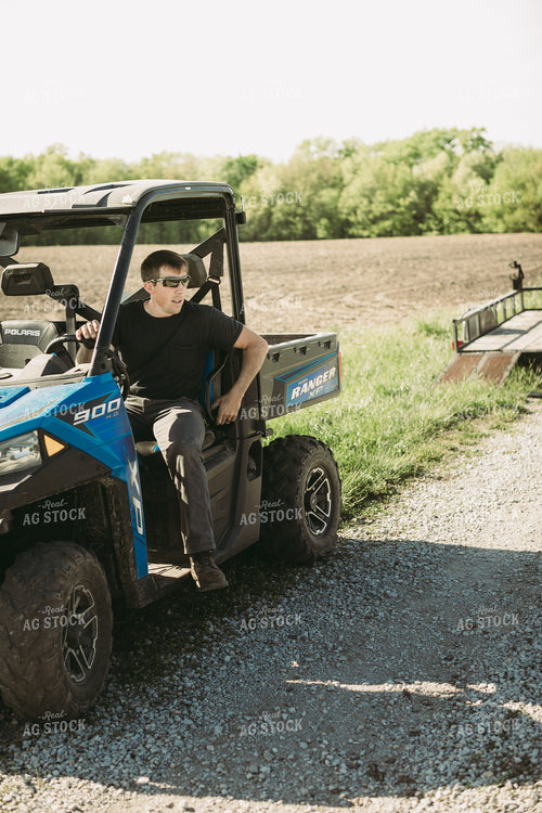 Farmer in UTV 4153