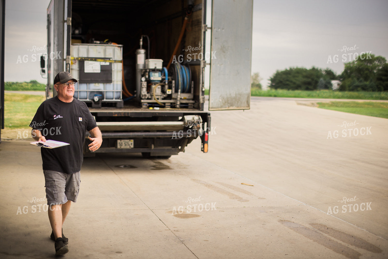 Retailer by Delivery Truck 7944