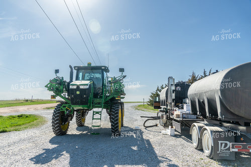 Farmer Filling Sprayer 65208