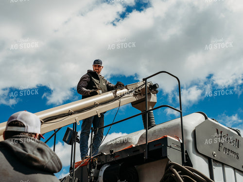 Farmer Loading Planter 133041