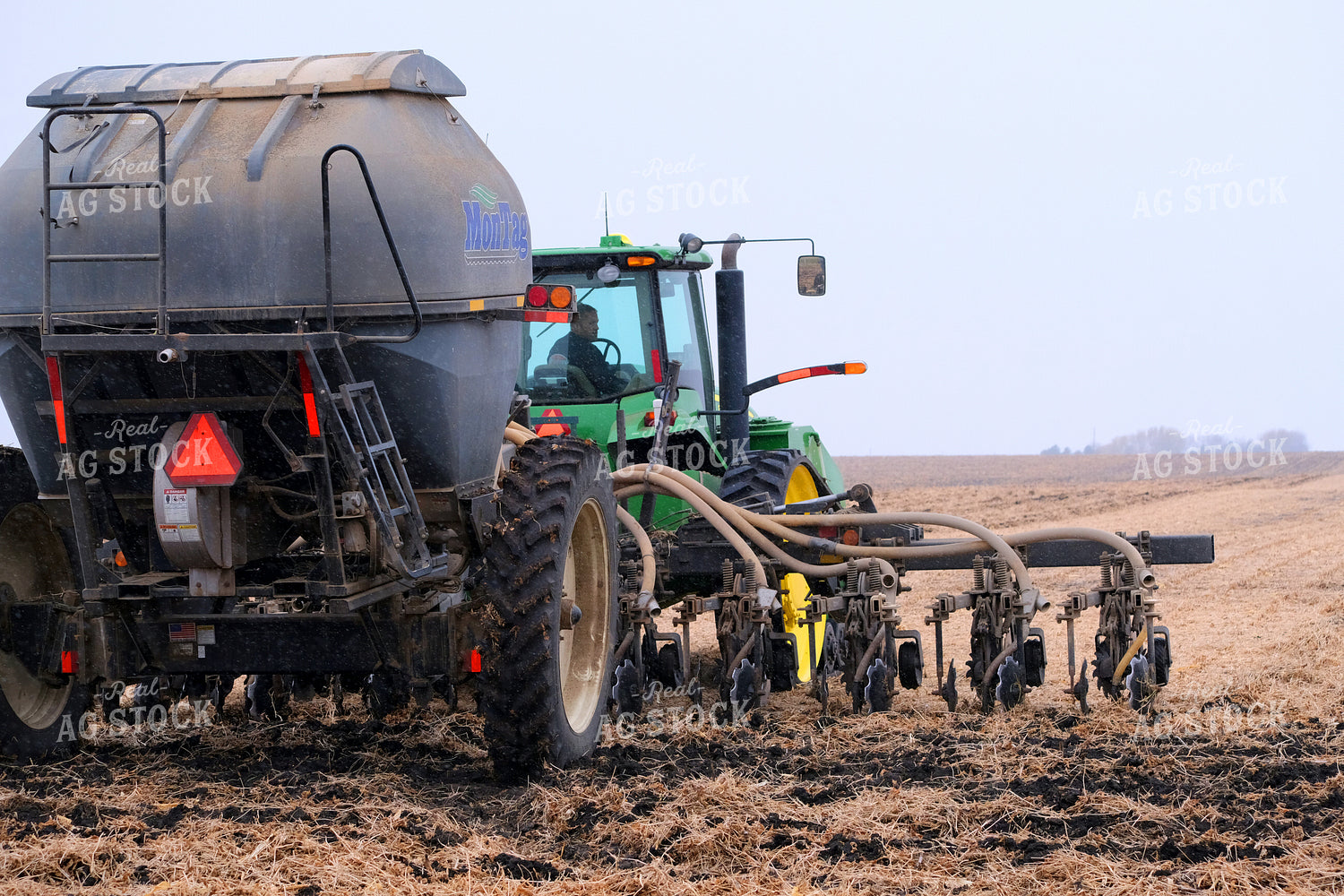 Injecting Manure 154015
