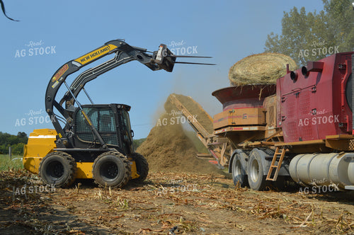 Grinding Hay 206062