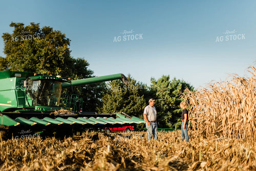 Farmer and Agronomist Talking in Field 8271